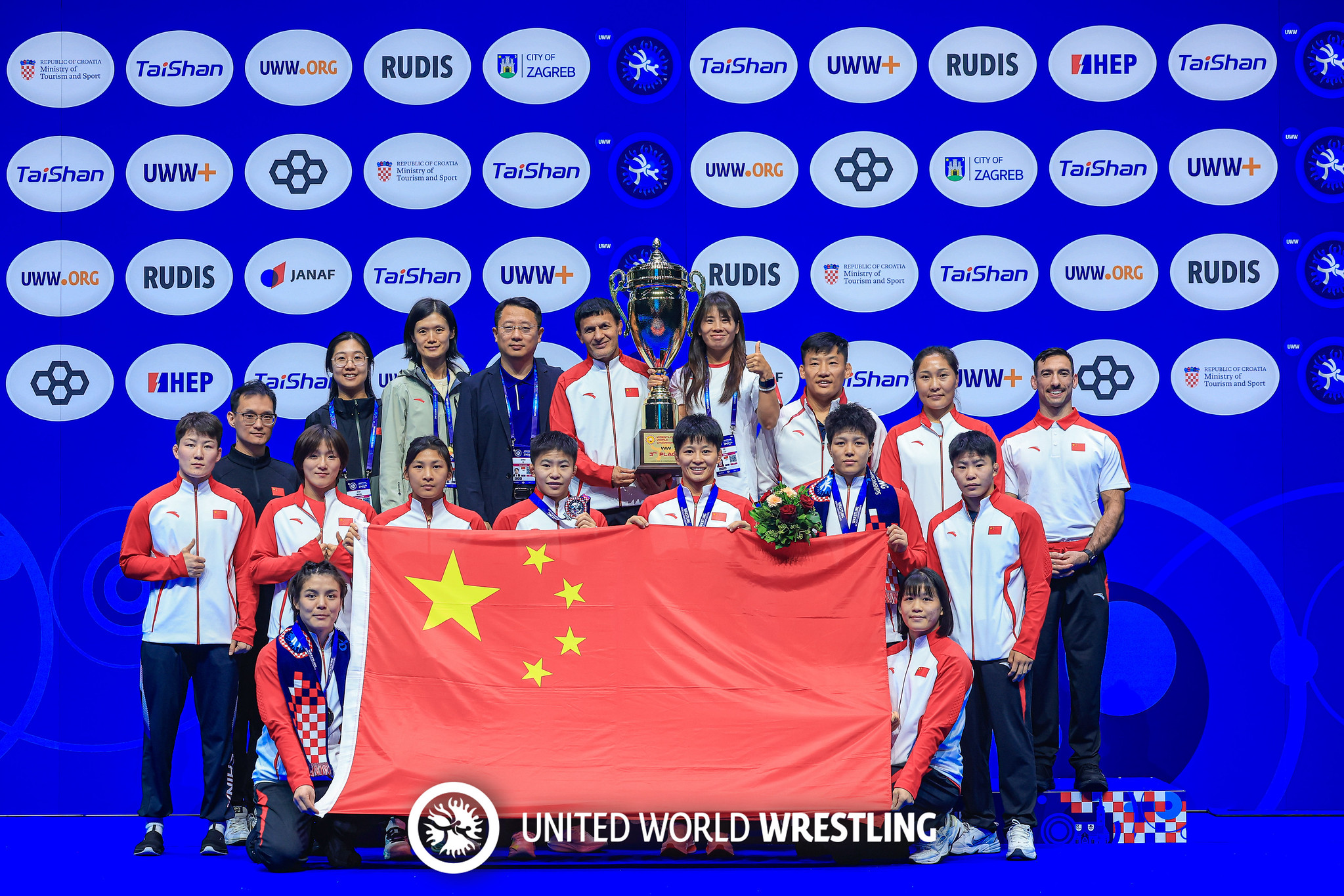 Podium Team WW - Bronze_ China_671-X4.jpg Podium Team WW - Bronze_ China_671-X4.jpg