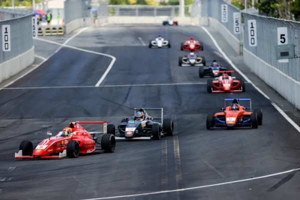 赛车1.png 赛车1.png