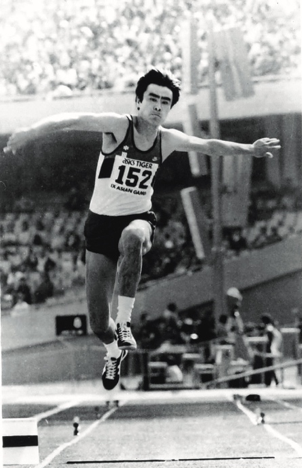 邹振先2.png