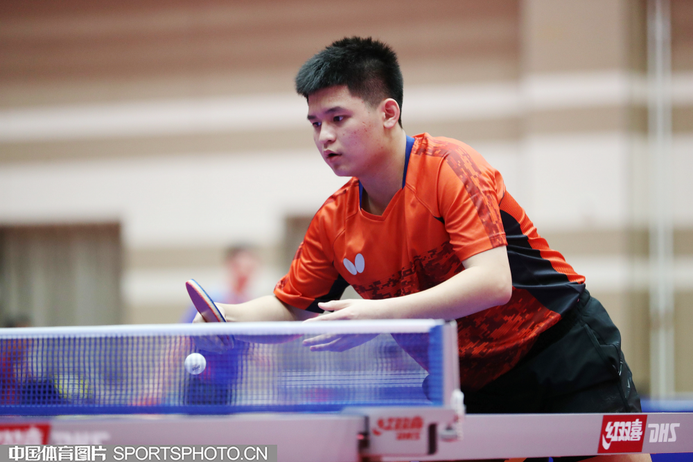 斩获全国乒乓球青年锦标赛男单冠军 小将林诗栋入选国