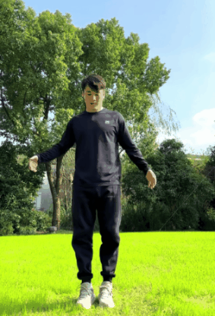 齐广璞热身18.gif