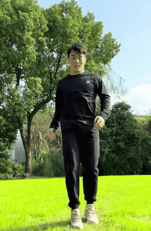 齐广璞热身2_03.gif