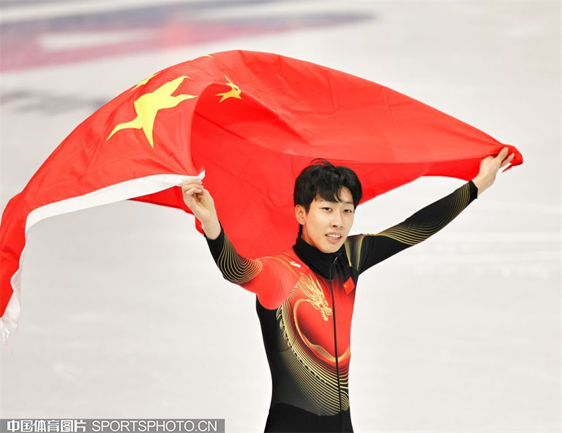 W_2426384_26021307_by.jpeg W_2426384_26021307_by.jpeg