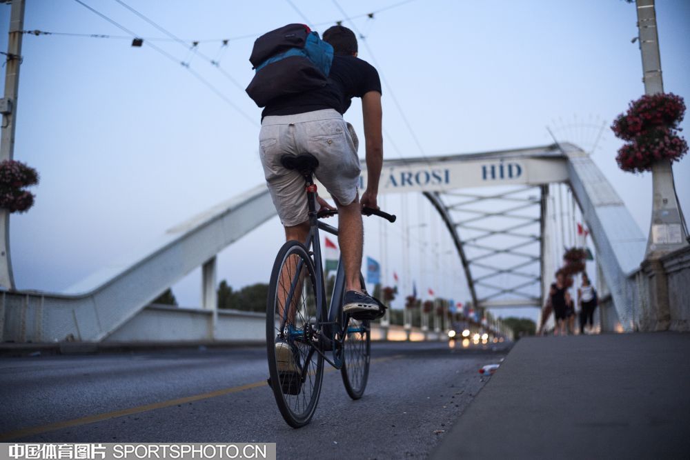 W_25392151_19093011_l.jpg W_25392151_19093011_l.jpg