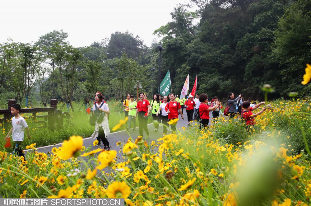 徒步.jpg 徒步.jpg