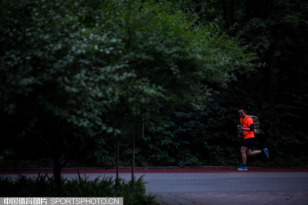 1030-健身2.jpg 1030-健身2.jpg