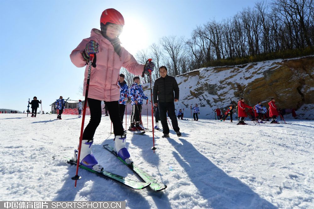 0710-冰雪产业.jpg