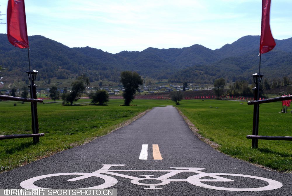 W_8240051_17092511_nmz.jpg W_8240051_17092511_nmz.jpg