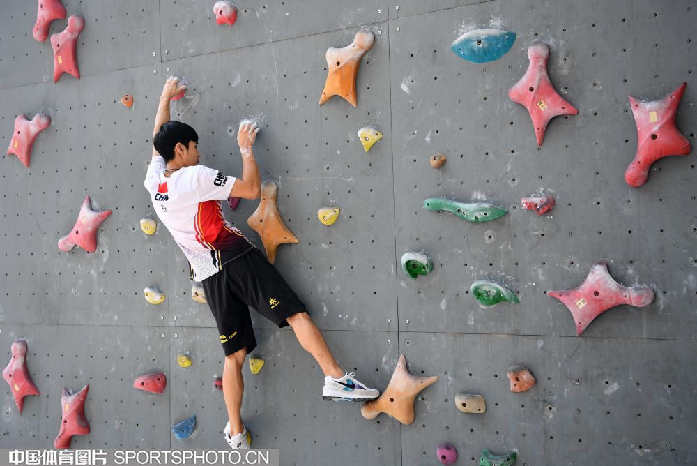 W_6405298_19100119_by.jpg W_6405298_19100119_by.jpg