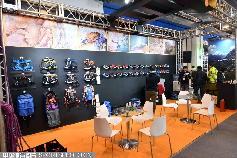 W_25553137_17021514_by.jpg W_25553137_17021514_by.jpg